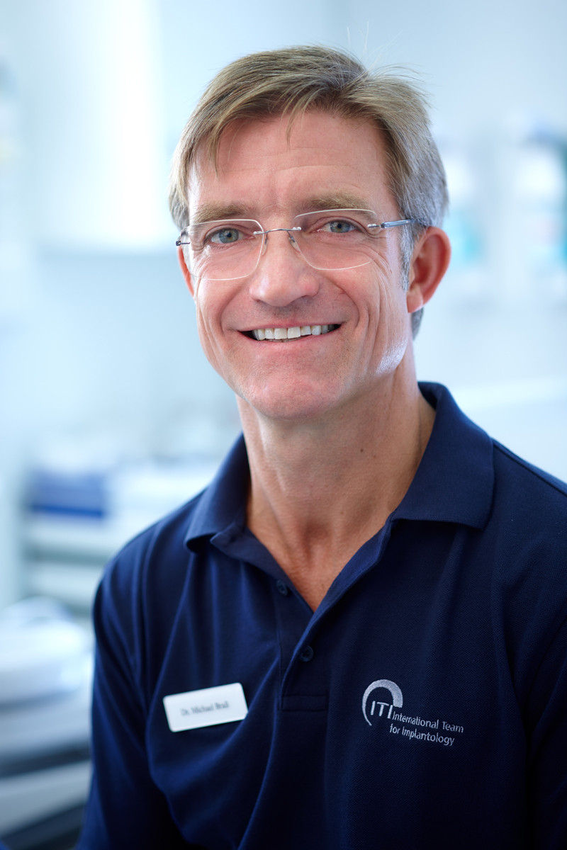 Dr.  Michael Braß
